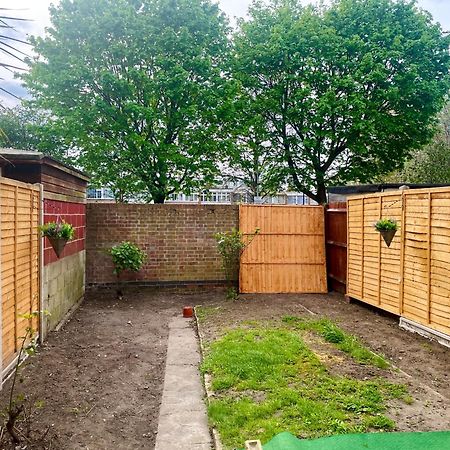 Luxury 3 Bedroom Flat With Garden Londen Buitenkant foto